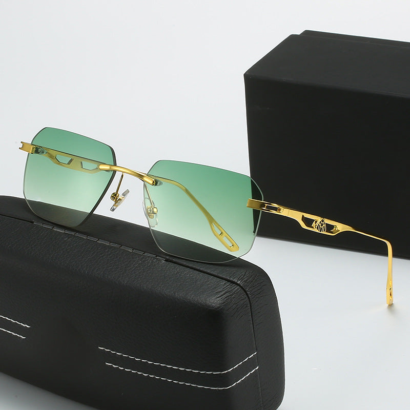 Dame moterik solbrille med luksuriøs ramme og ergonomisk design Skanto