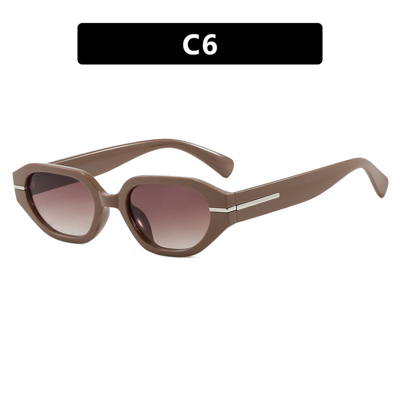 Damer stilige geometriske solbriller med speilende linser og unik ramme Skanto