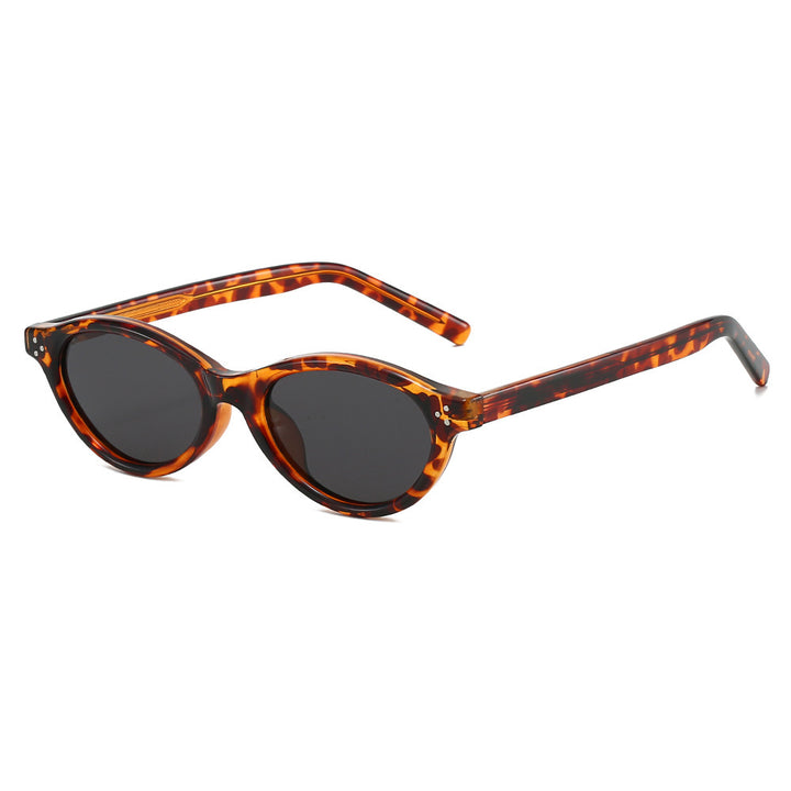 Dame Cat-Eye solbriller med elegant, transparent ramme og UV400-beskyttelse Skanto