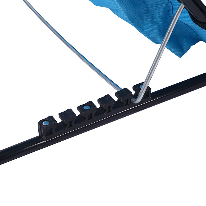 Seng med justerbart hodegjerde og praktisk lagringsplass Skanto