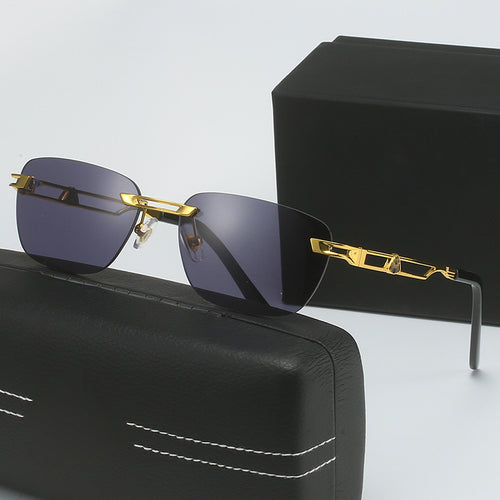 Dame Designer solbrille med elegant metallramme Skanto
