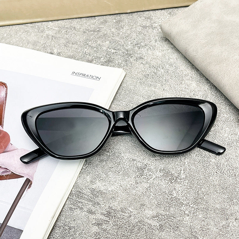 Dame Cat-Eye solbriller med UV-beskyttelse og robust ramme Skanto