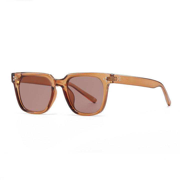 Dame fashionable solbrille med robust ramme og UV-beskyttelse Skanto