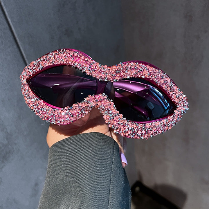 Dame statement solbrille med glitrende strassdetaljer Skanto