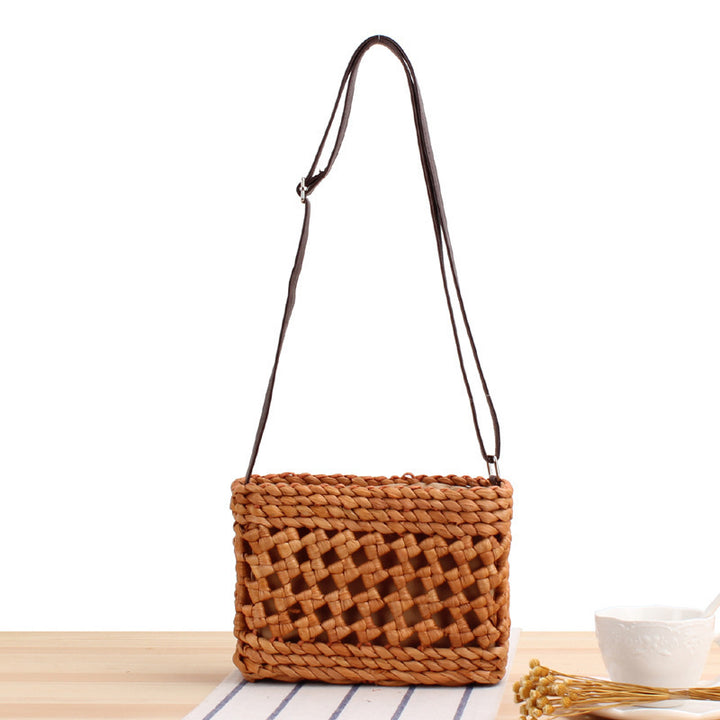 Håndlaget bast-(crossbody bag) Skanto