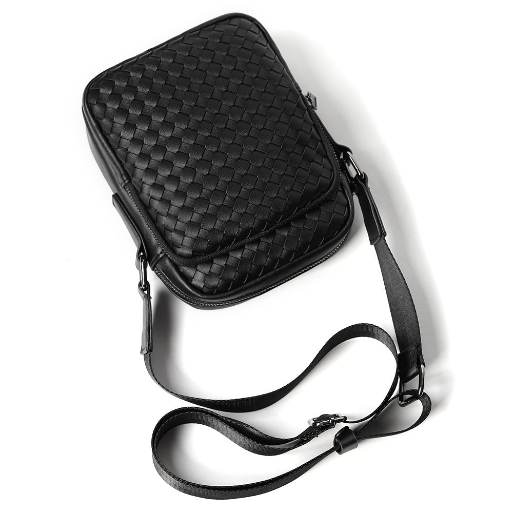 Praktisk Crossbody-veske med flettet design Skanto
