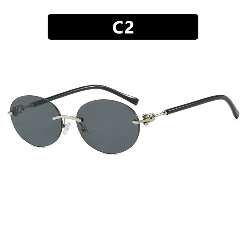 Dame oval solbrille med luksuriøs metallramme og speilbelagte glass Skanto