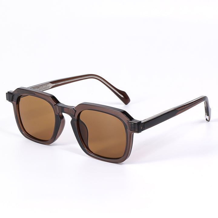 Dame moteriktig solbrille i elegant, kantet design Skanto