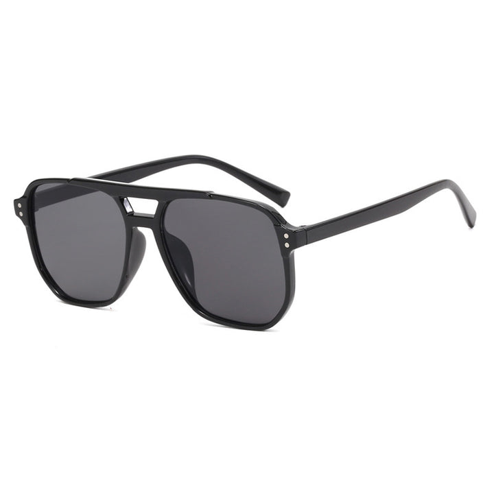 Dame moteriktig solbrille med kantet ramme Skanto
