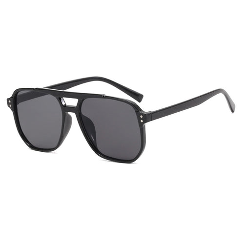 Dame moteriktig solbrille med kantet ramme Skanto