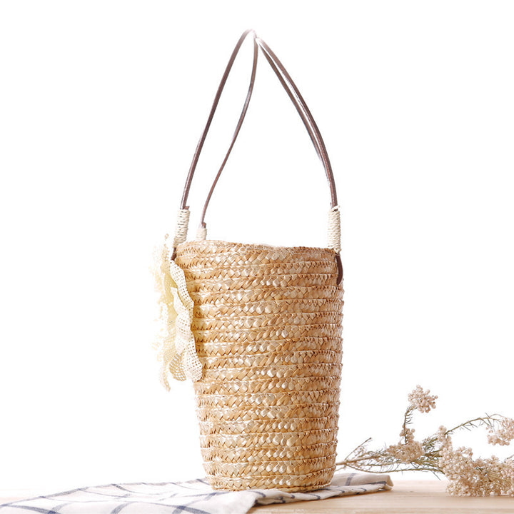 Elegant Bastveske med blomsterapplikasjon Skanto