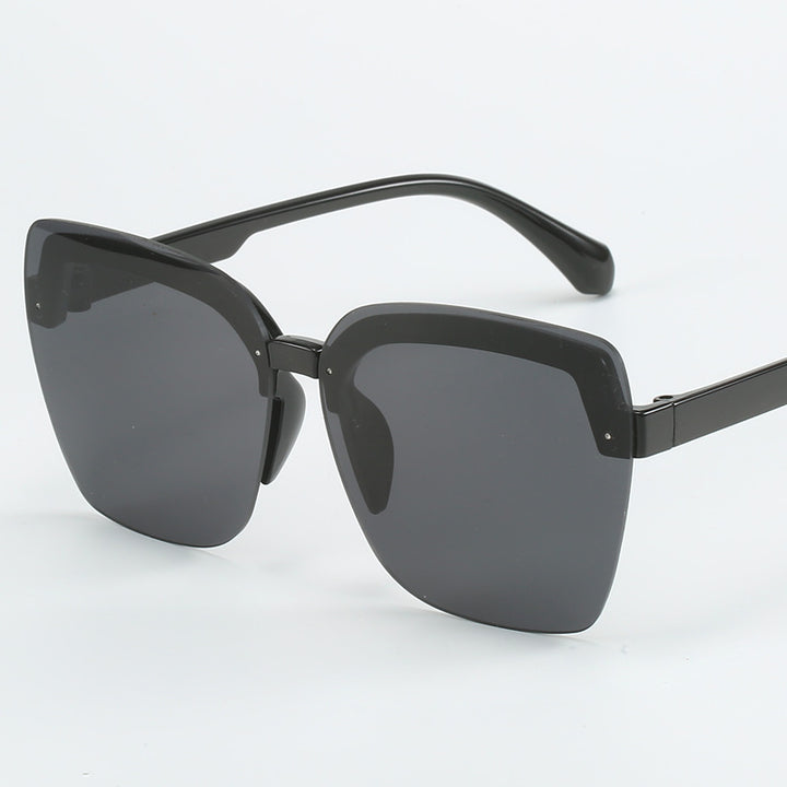Dame moteriktig Shield-solbrille med moderne, kvadratisk design Skanto