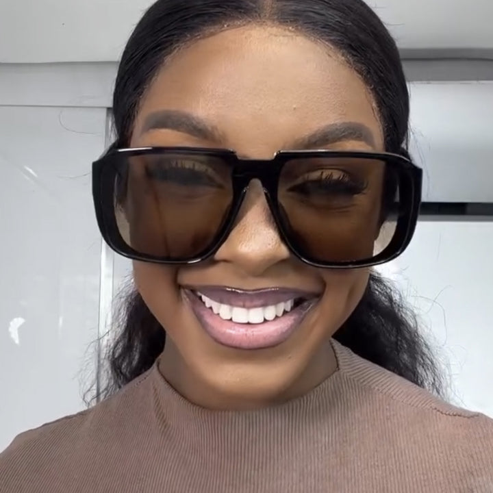 Dame trendy firkantet solbrille med gjennomsiktig, grønn ramme og beskyttende UV-filter Skanto