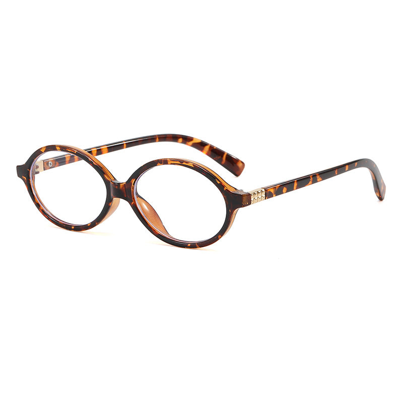 Dame elegante moteriktig lesebrille med uvanlig design Skanto