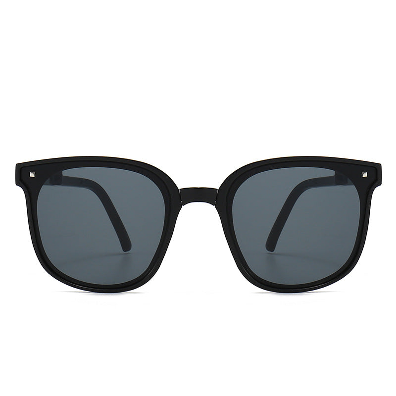 Dame klassisk solbrille i stilfull design Skanto