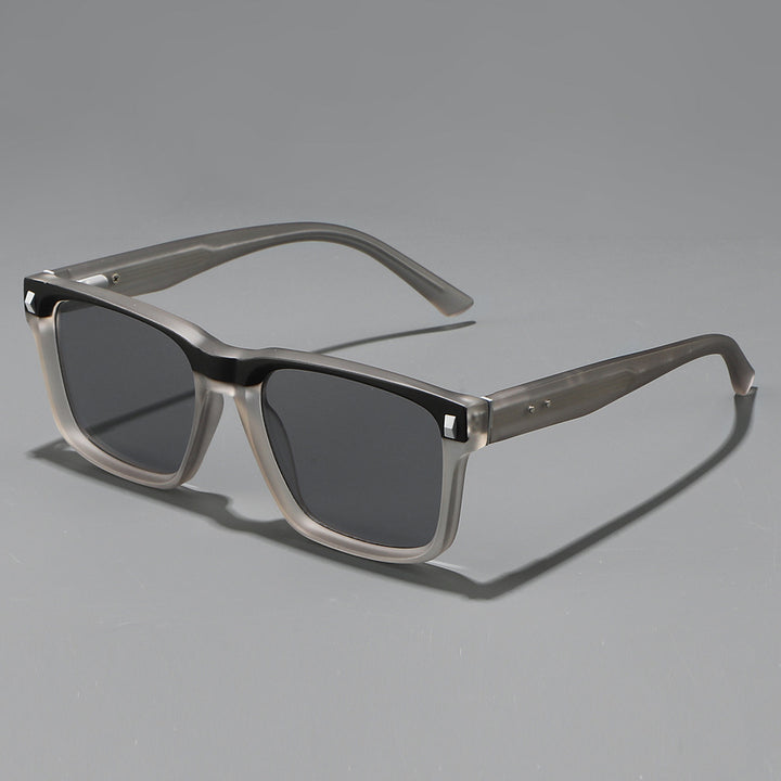 Dame Fashion-solbrille med UV400-beskyttelse og moderne, kantete design Skanto