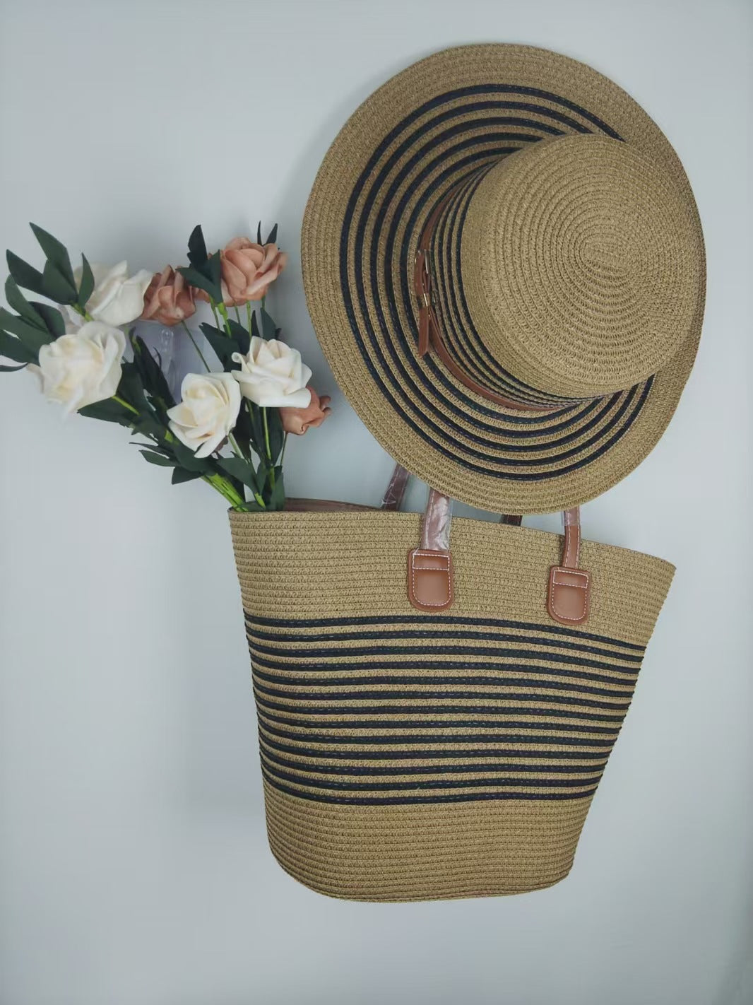 Raffinert strandveske med matchende solhatt Skanto