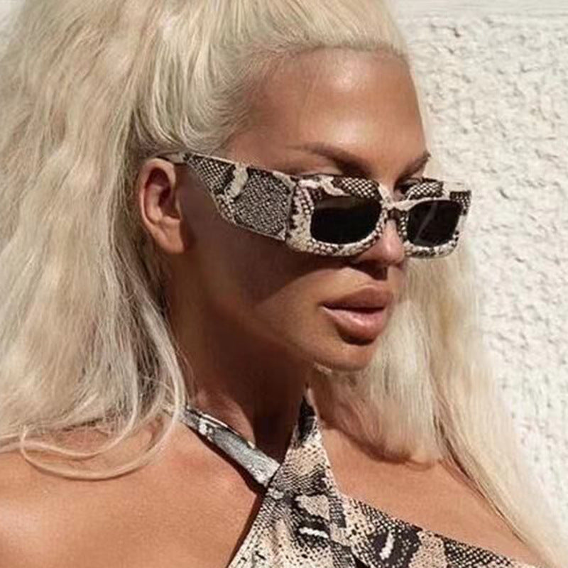 Dame oversized solbriller i moteriktig slangekinn-look Skanto