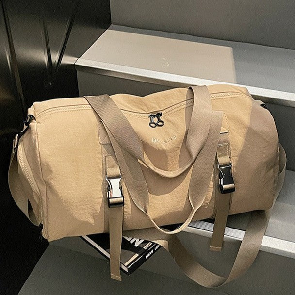 Sportlig Duffelbag Med Justerbar Skulderreim Og Ergonomiske Håndtak Skanto