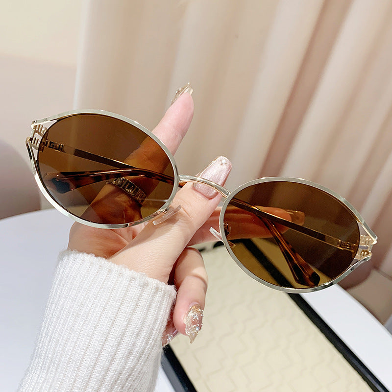 Dame elegant Cat-Eye solbriller med fin metallramme Skanto