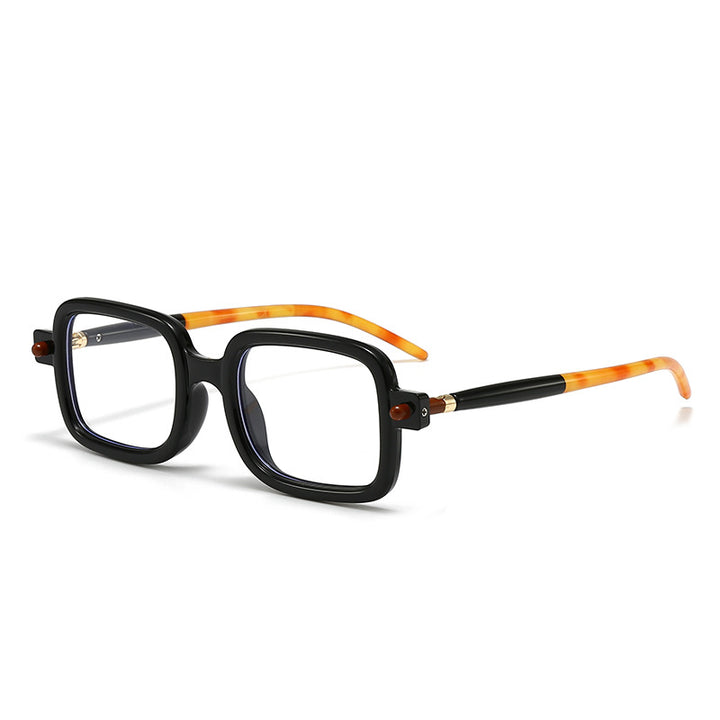 Dame moteriktig kvadratisk brille med stilige detaljer Skanto