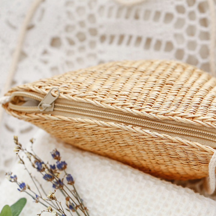 Modern Shell-Shaped Handbag Skanto