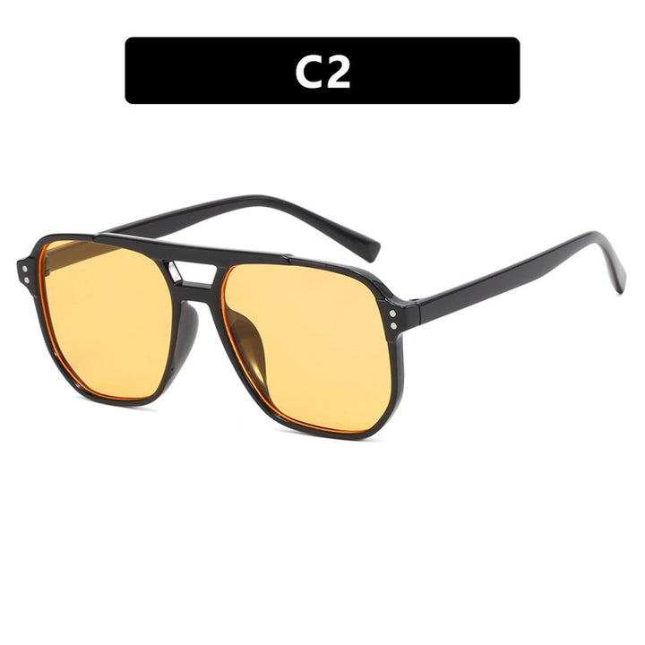 Dame moteriktig solbrille med kantet ramme Skanto