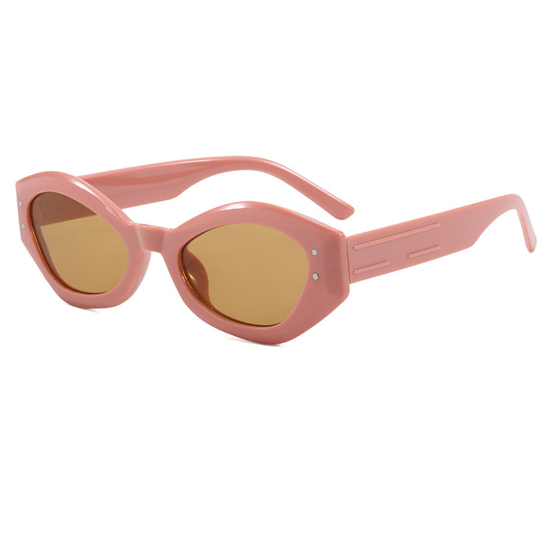 Dame Cat-Eye solbriller med moderne design og bred ramme Skanto