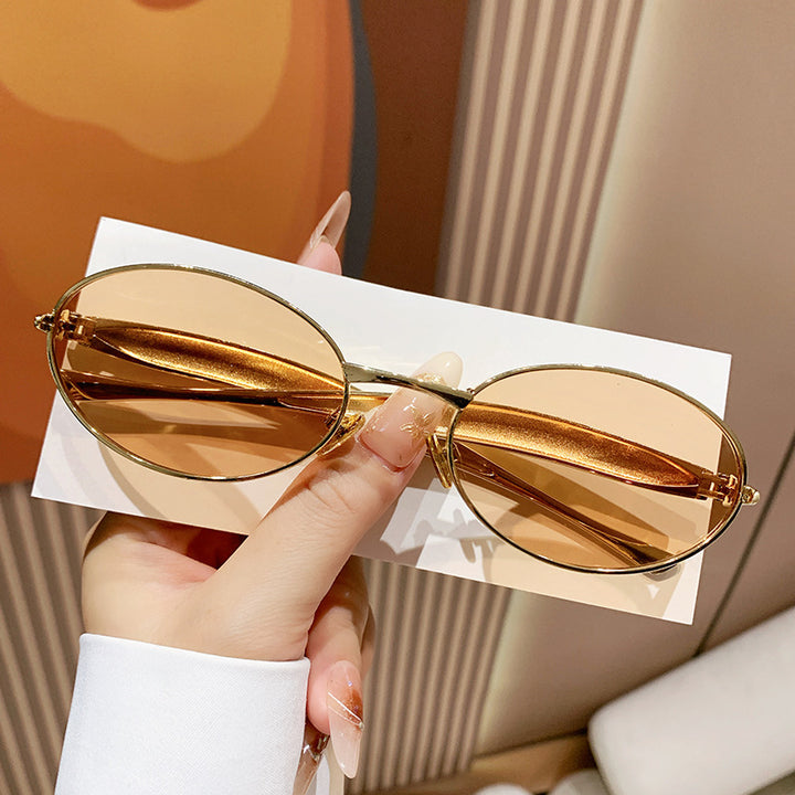 Dame moteriktig Oversized-solbrille med elegant design Skanto