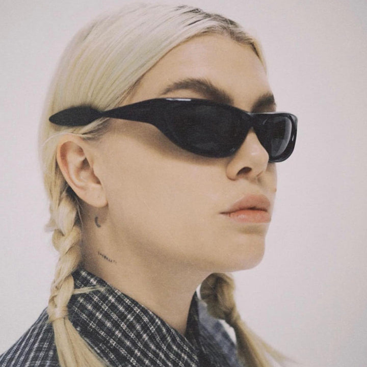 Dame sportlig solbrille med gummiert design Skanto