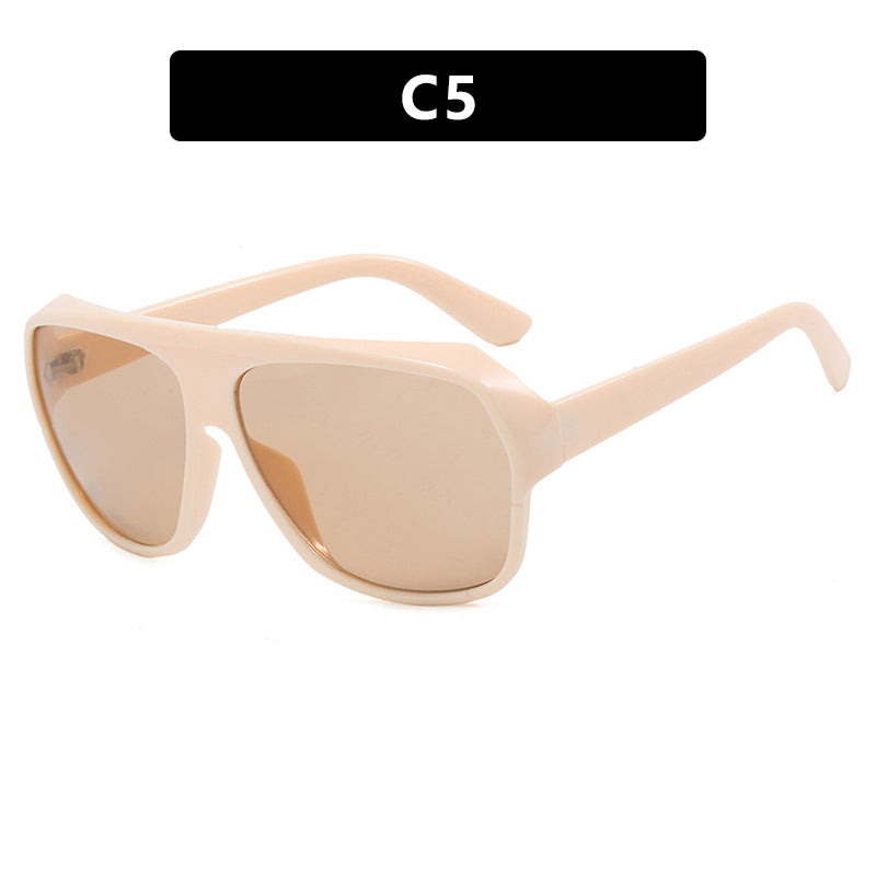 Dame moteriktig oversized solbrille med sporty design Skanto