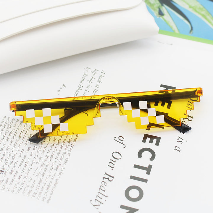 Dame kreativ solbrille i moderne stilelement Skanto
