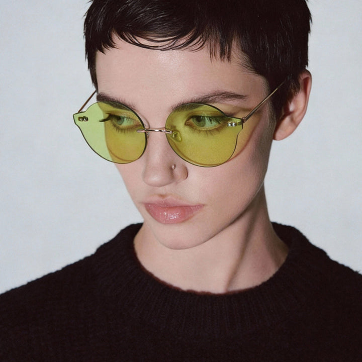 Dame solbrille i unikt, elegant design Skanto
