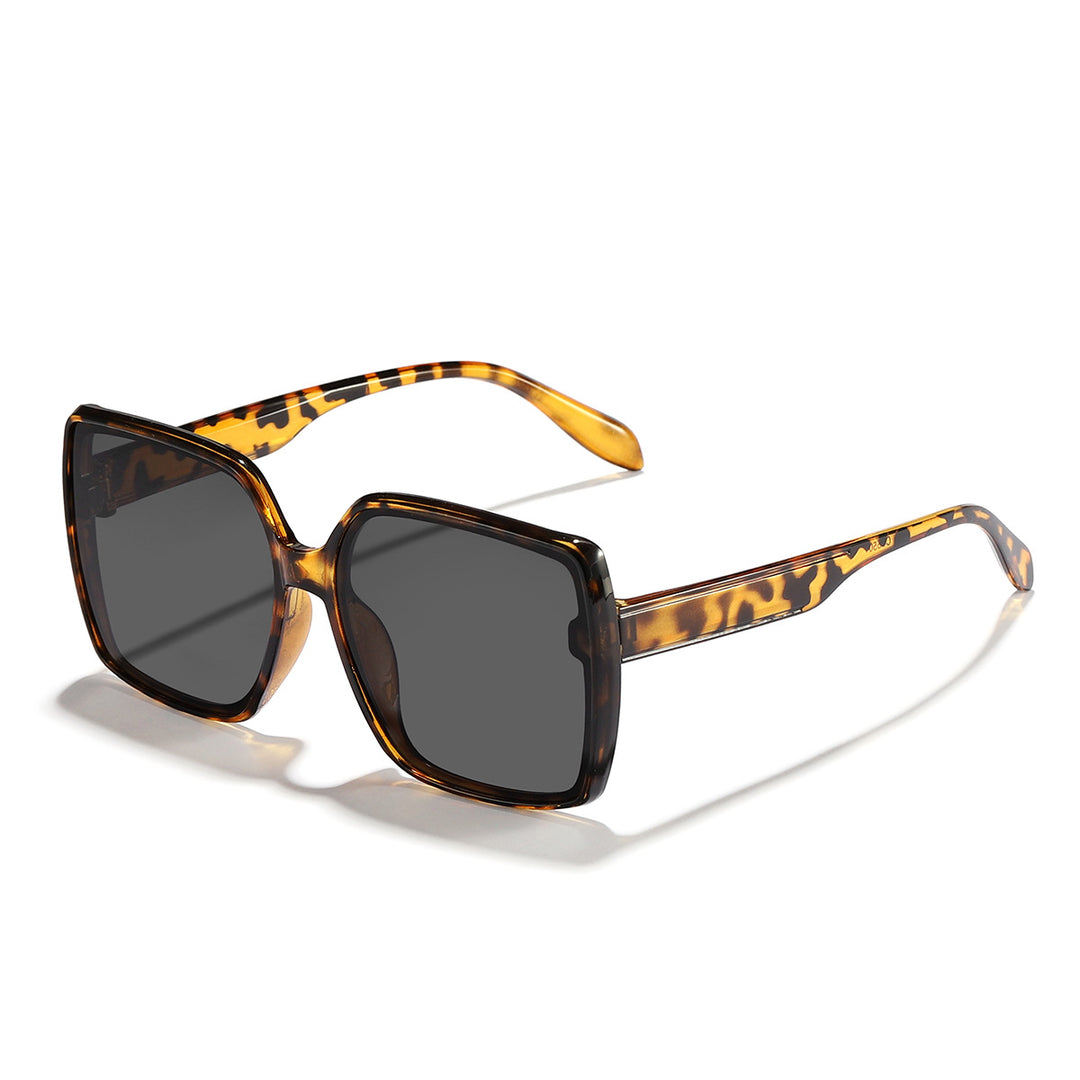 Dame oversized solbrille med moderne kvadratisk ramme og beskyttende glass Skanto