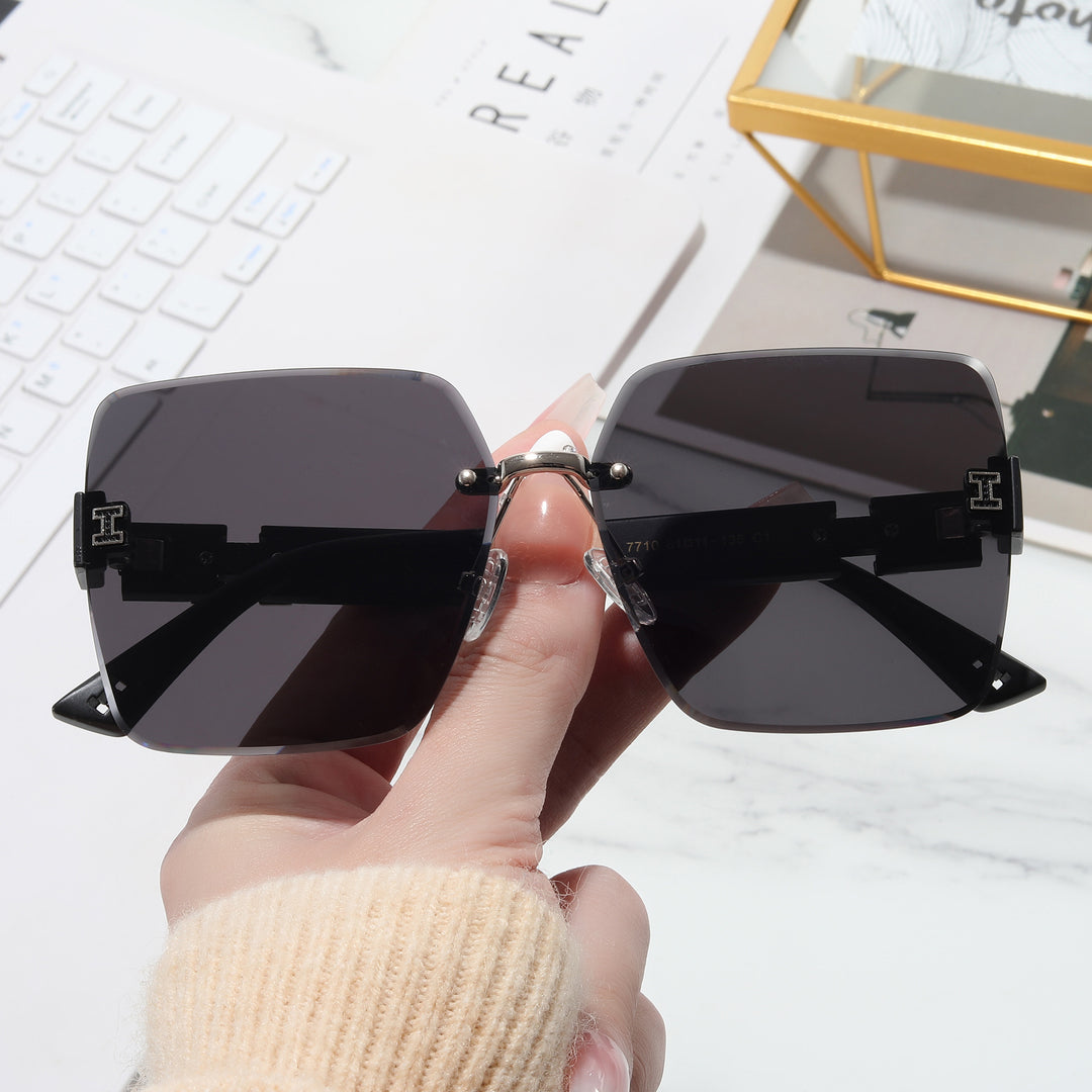 Dame oversized firkantet solbrille med stilige aksenter Skanto