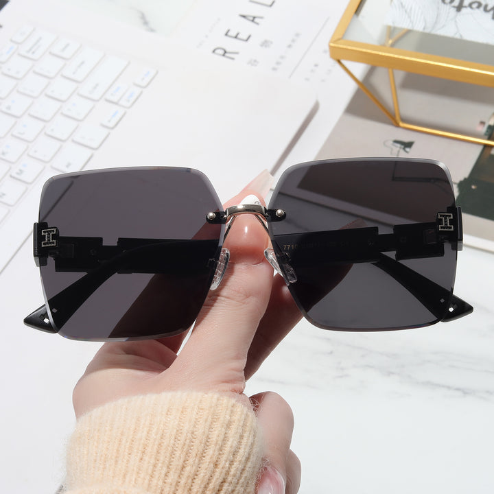 Dame oversized firkantet solbrille med stilige aksenter Skanto