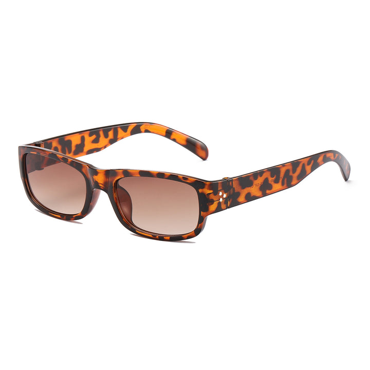 Dame elegant solbrille med moderne ramme Skanto
