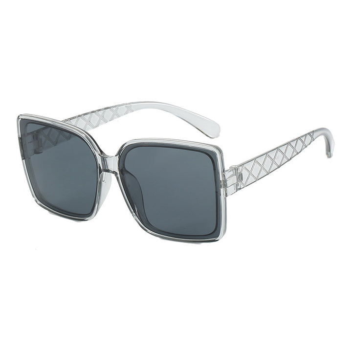 Dame moteriktig kvadratisk solbrille med elegant ramme Skanto