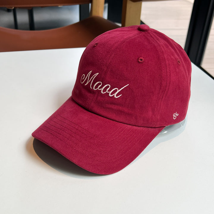 Kvinnenes broderte statement caps Skanto