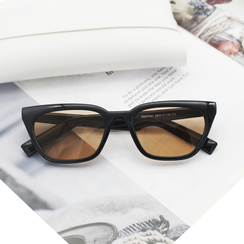Damer geometrisk designer solbrille i moderne stil Skanto