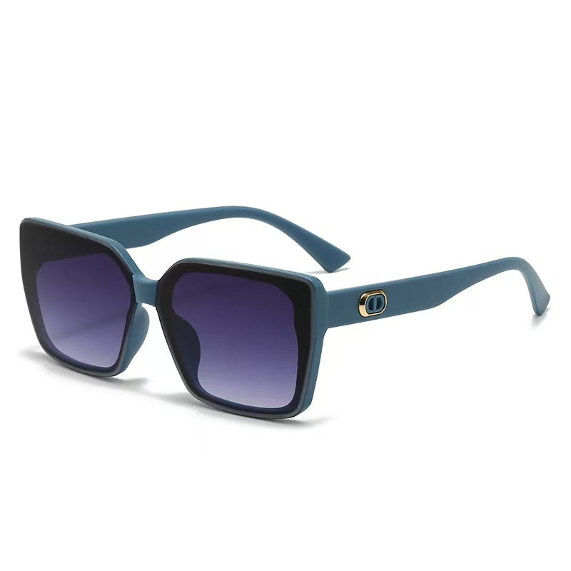 Damer oversized solbriller med robust ramme og diskrete glass Skanto