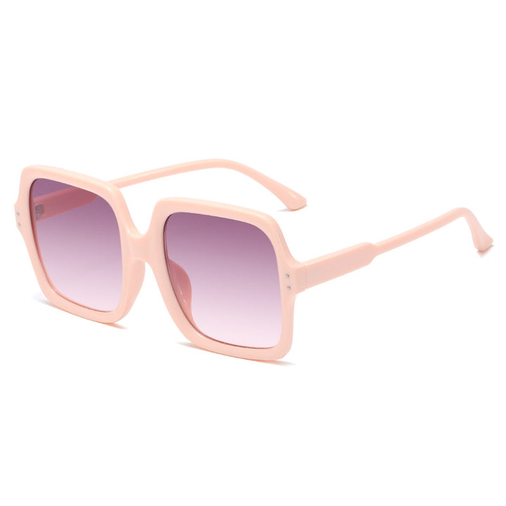 Dame moteriktig oversized solbrille med moderne design Skanto