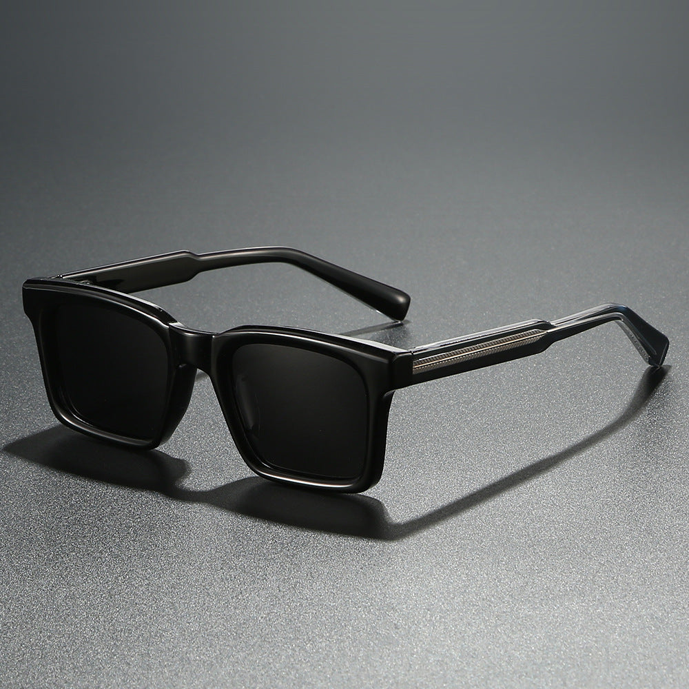 Dame moteriktig solbrille med eksklusiv ramme og UV-beskyttelse Skanto