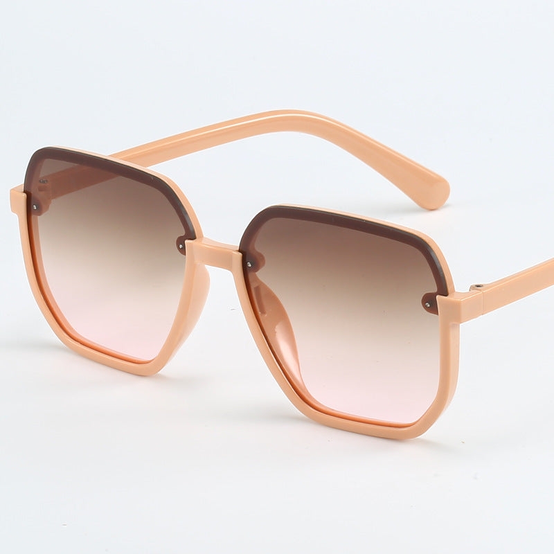 Dame geometrisk solbrille i moderne design Skanto