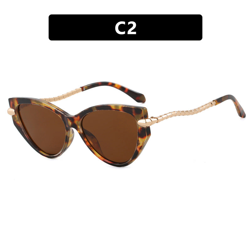 Dame Cat-Eye solbriller med elegant metallramme og stilige aksenter Skanto