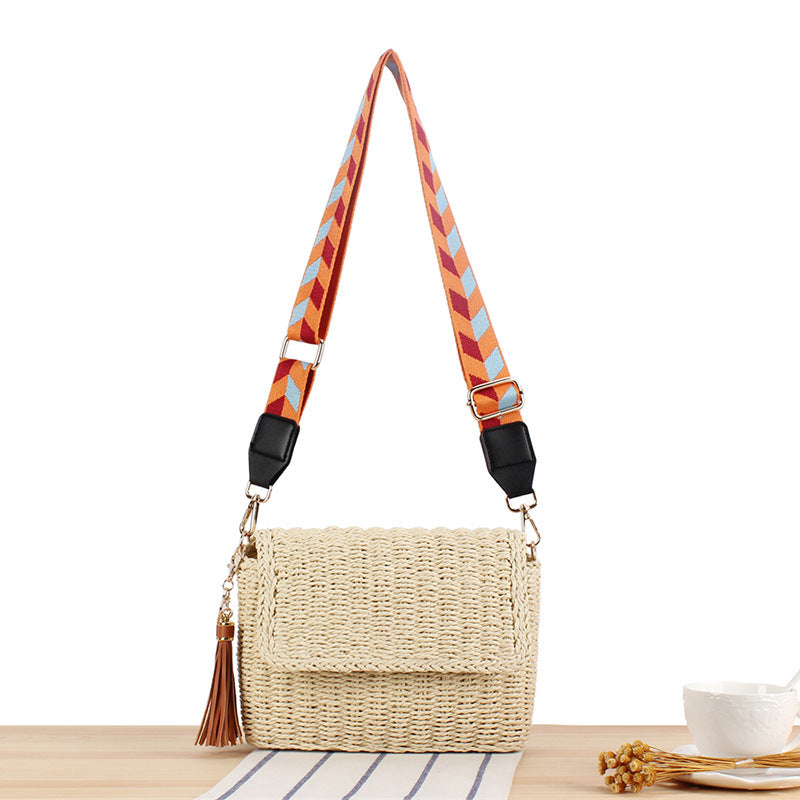 Shoulder bag made of hand-knotted natural material with decorative macrame Skanto