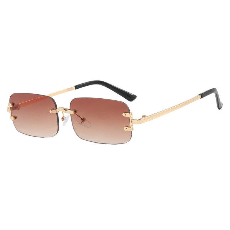Dame kvadratisk solbrille med høykvalitets metallramme Skanto