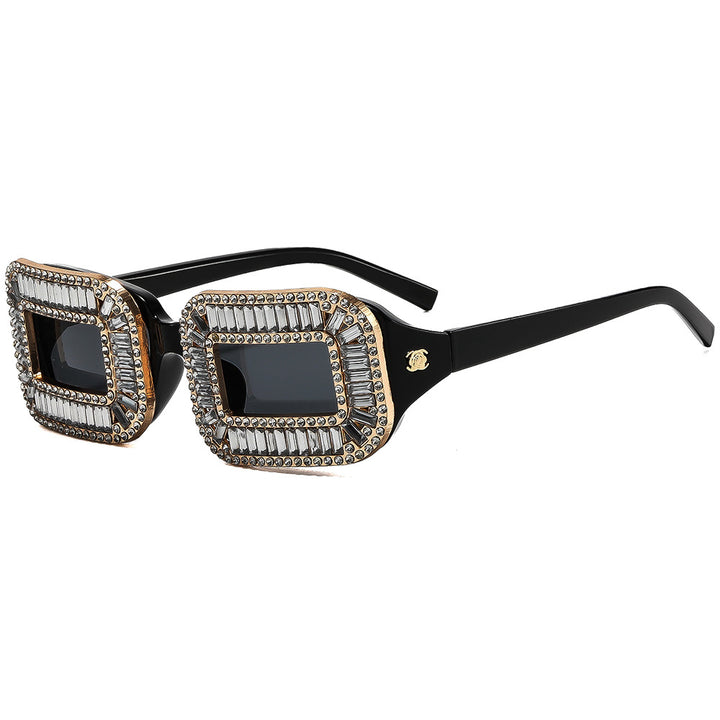 Dame Designer-solbrille med ekstravagante nagledekorasjoner Skanto