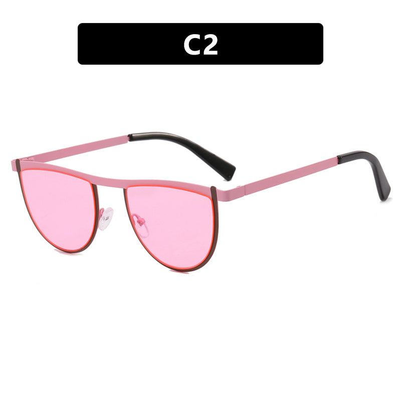 Dame elegant solbrille med moderne design og UV-beskyttelse Skanto