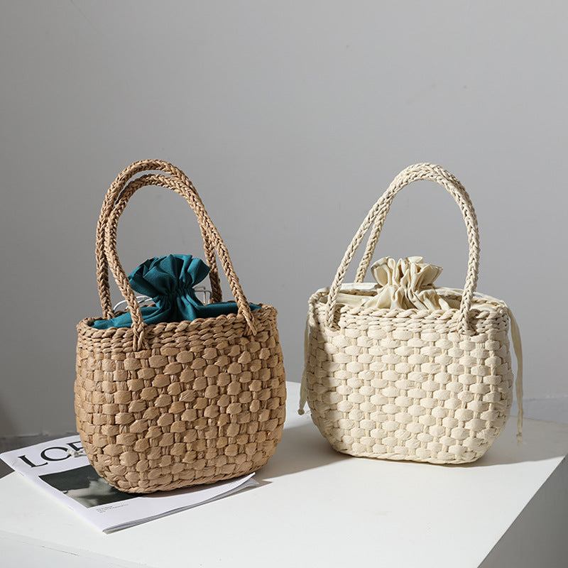 Håndlaget mini kurv handbag med stilfullt flette mønster Skanto